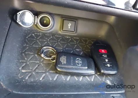 2020 Toyota Rav4 Xle from USA, damaged, VIN JTMP1RFV4LD061612